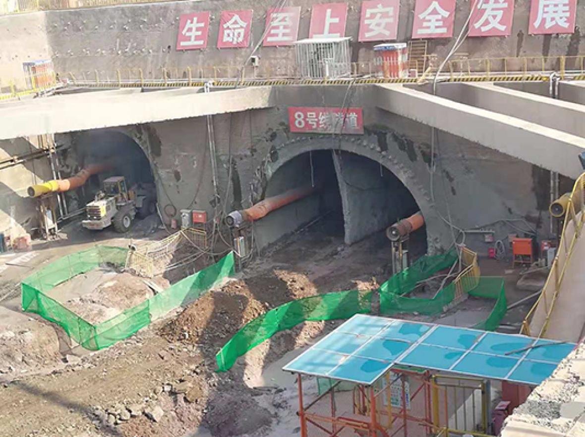 中建八局青島地鐵8號線施工現(xiàn)場(圖1)